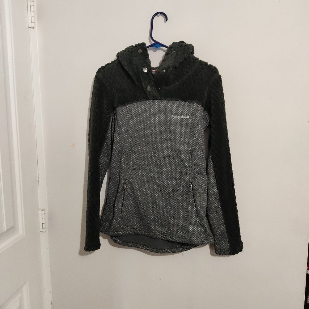 Avalanche woman sweater